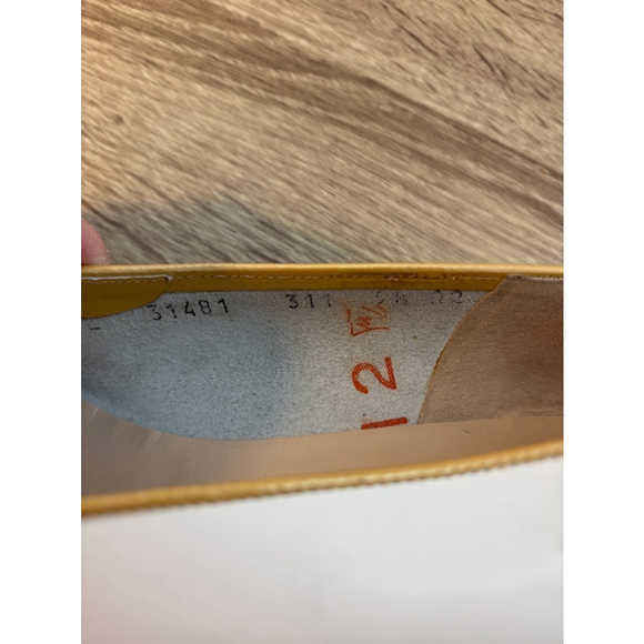 Salvatore Ferragamo Vintage White Ballet Flats With Gold Detail Women's Size 9.5 - Picture 11 of 14